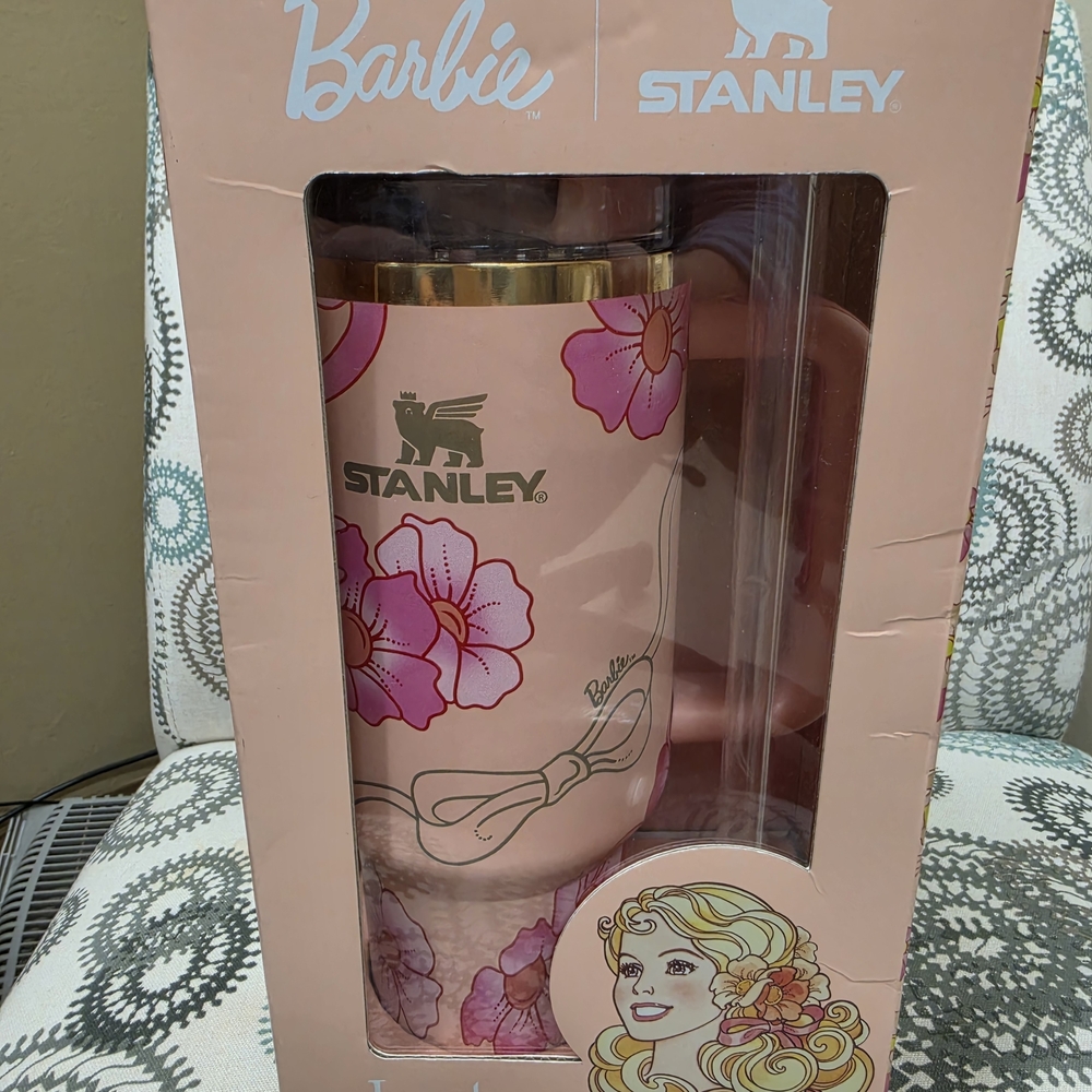 Stanley Peaches and Cream Limited Edition NWT Never Opened